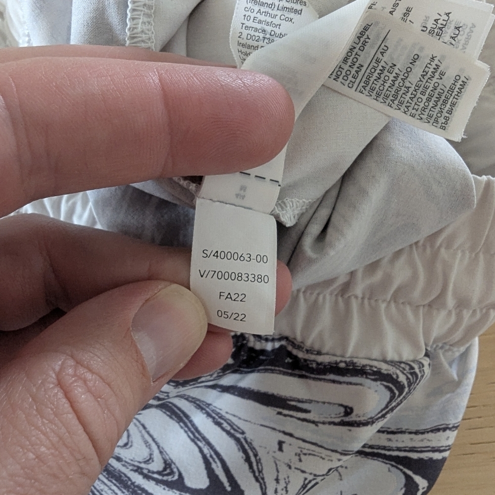 Athleta All Activity 3.5” Short Print Linerless Pockets - Picture 9 of 10